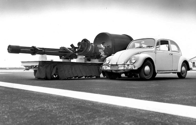 gau-8_meets_vw_type_1
