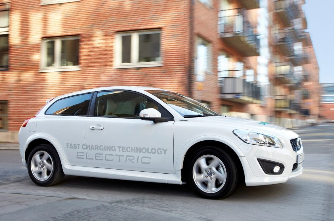 23-volvo-c30-elec-mov-mai-2013