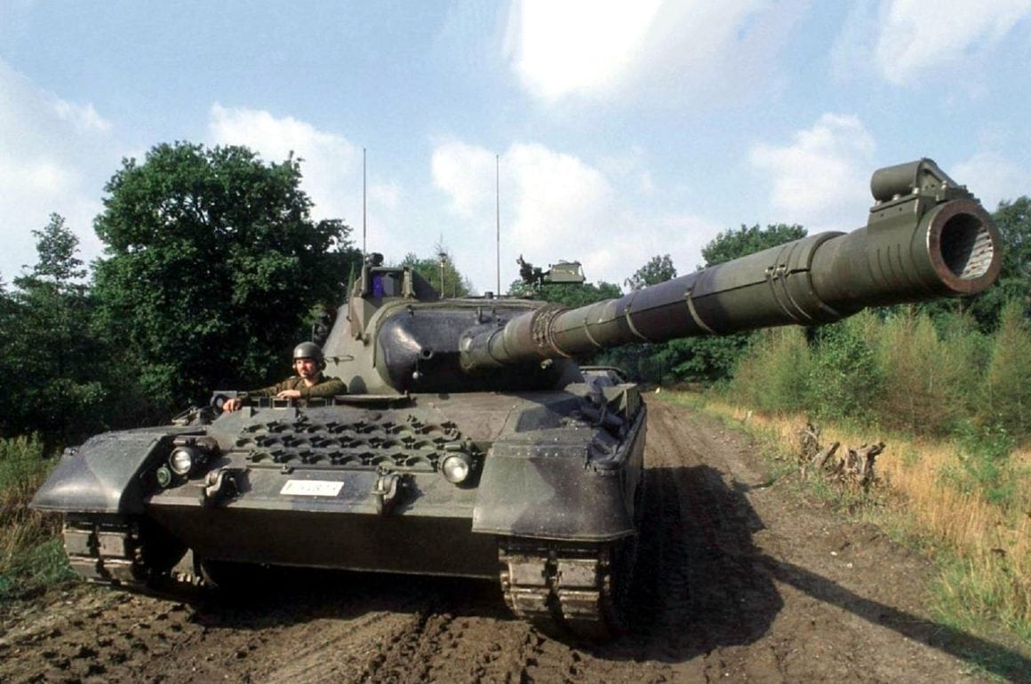 01-leopard-manoeuvre