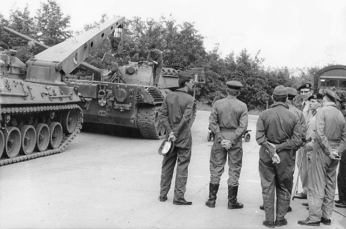 25-leopard-demo-pilotes-2-wing-1-973