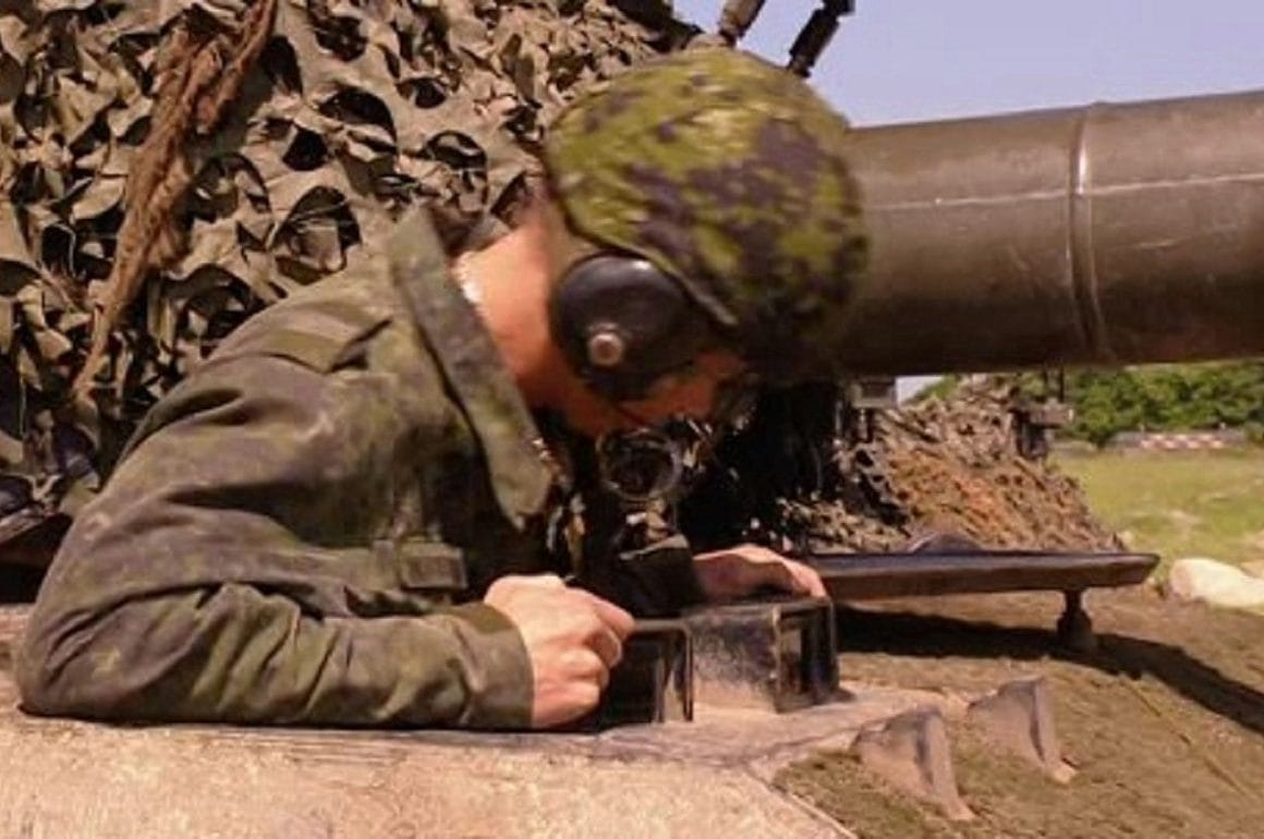 35-leopard-compartiment-chauffeur-char