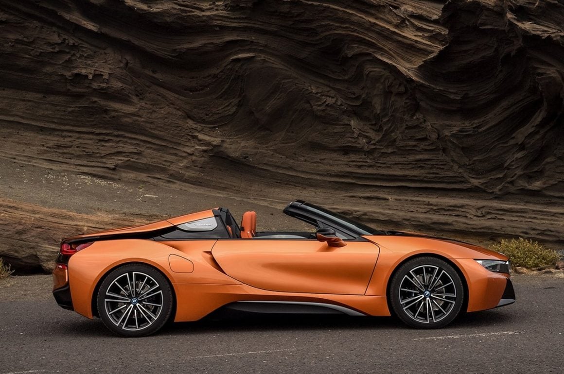 18-bmw-i8-roadster-2017-fce-side