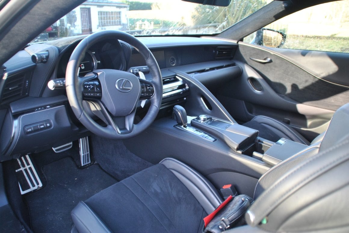 19-lexus-lc-500-h-interior